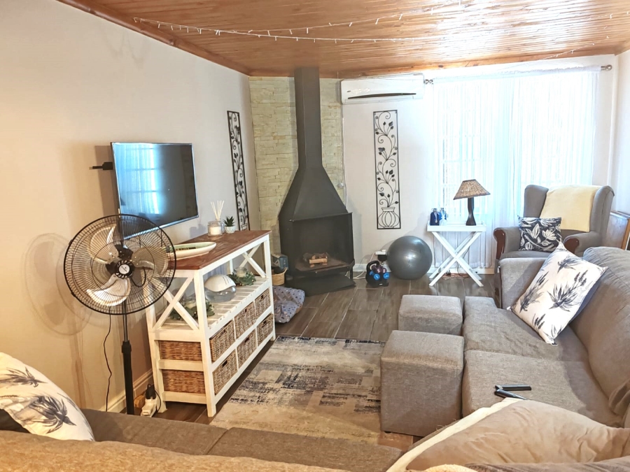 5 Bedroom Property for Sale in Bothasrus Eastern Cape